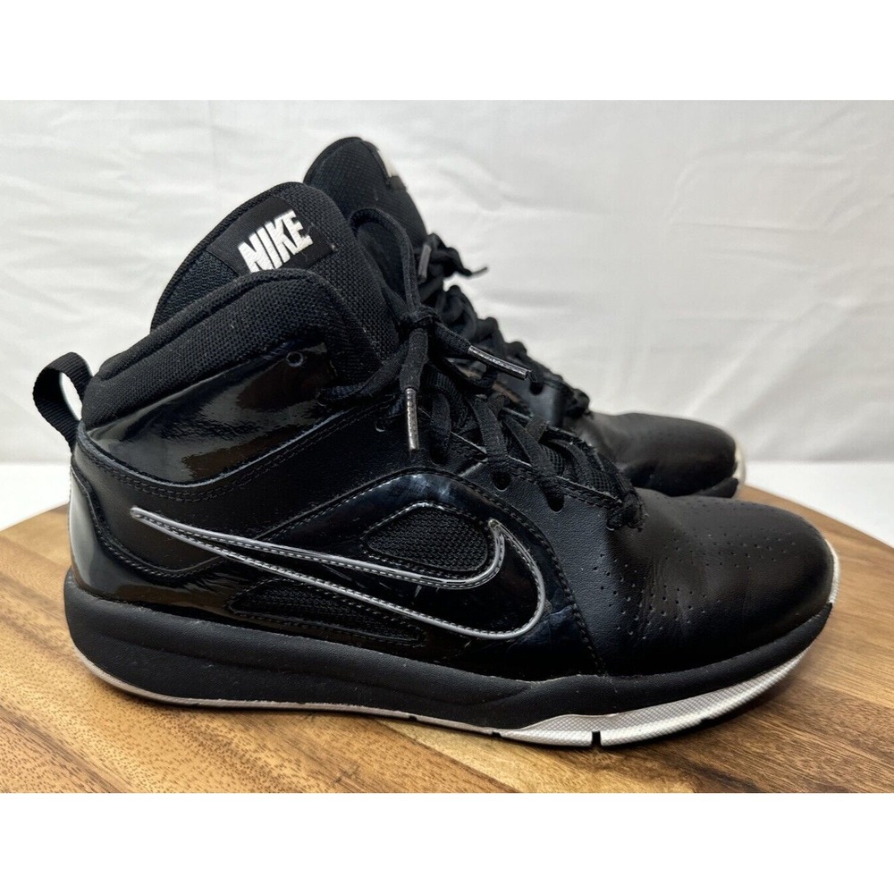 NIKE KIDS TEAM HUSTLE D6 6Y BASKETBALL SHOES 599187-001 BLACK